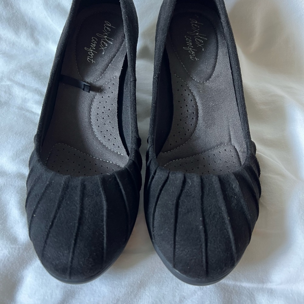 Dexflex comfort wedges size 8